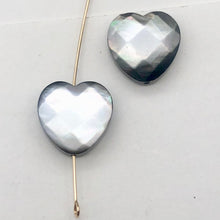 Load image into Gallery viewer, Black Lip Mother of Pearl Heart Half Strand | 14x14x6 | Black Silver| 15 Bead(s)
