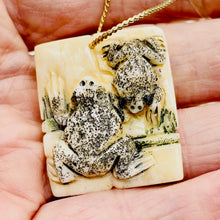 Load image into Gallery viewer, Mommy Baby Frog Square Pendant Bead | 35x30x6mm | Black White | 1 Bead |

