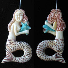 Load image into Gallery viewer, Scrimshaw Mermaid with Starfish Centerpiece Bead 10404E - PremiumBead Primary Image 1
