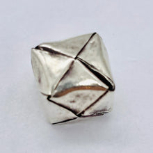 Load image into Gallery viewer, 1 Bead of Thai Hill Tribe Origami Box Fine Silver 7g Bead 5468
