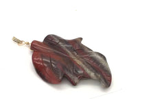 Load and play video in Gallery viewer, Natural crack - Half Price Carved Brecciated Jasper Leaf &amp; 14Kgf Pendant 509416D
