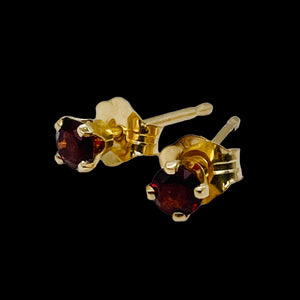 Garnet 14K Gold Faceted 3mm Round Post Earrings | 3mm | Red | 1 Pair |
