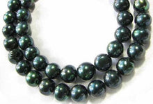 Load image into Gallery viewer, Midnight Emeralds Green FW Pearl Strand 109444 - PremiumBead Alternate Image 3
