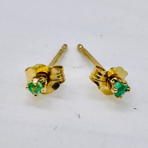 Emerald 14K Gold 2mm Round Stud Earrings | 2mm | Green | 1 Pair |