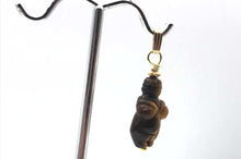 Load and play video in Gallery viewer, Hand Carved Tigereye Goddess of Willendorf 14Kgf Pendant |1.5 &quot;Long | Goddess |
