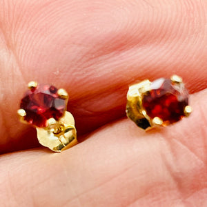 Garnet 14K Gold Faceted Round Post Earrings | 4mm | Red | 1 Pair |