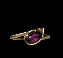 Load image into Gallery viewer, Natural Purple Faceted Oval Garnet in Solid 10Kt Yellow Gold Ring Size 6 9982Ac

