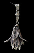 Load image into Gallery viewer, Fab Delicate Silver Filigree Bell Flower Pendant 5788
