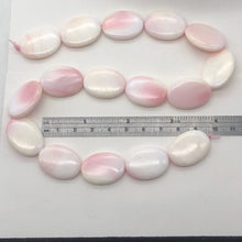 Load image into Gallery viewer, Conch Shell. Oval | 25x18x6mm | Pink White | 2 Bead(s)

