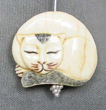 Load image into Gallery viewer, Schimshawed Kitty Cat Carved Waterbuffalo Bone Focal Bead 4115H | 30x33x5.5mm | Cream, Black and Red - PremiumBead Primary Image 1
