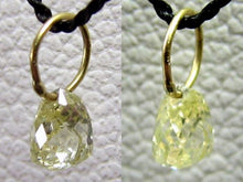 Load image into Gallery viewer, 0.23cts Natural Canary Diamond 18K Gold Pendant 8798G - PremiumBead Primary Image 1
