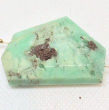 Load image into Gallery viewer, 90cts Faceted Chrysoprase Nugget Bead Key Lime 10134C - PremiumBead Alternate Image 4
