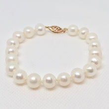 Load image into Gallery viewer, 14K Yellow Gold 8.5mm White Near Round Freshwater Pearl Bracelet 402639 - PremiumBead Primary Image 1
