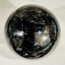 Load image into Gallery viewer, Arfvedsonite Scry Meditation Sphere Round | 2&quot; | Black/Silver | 1 Sphere|
